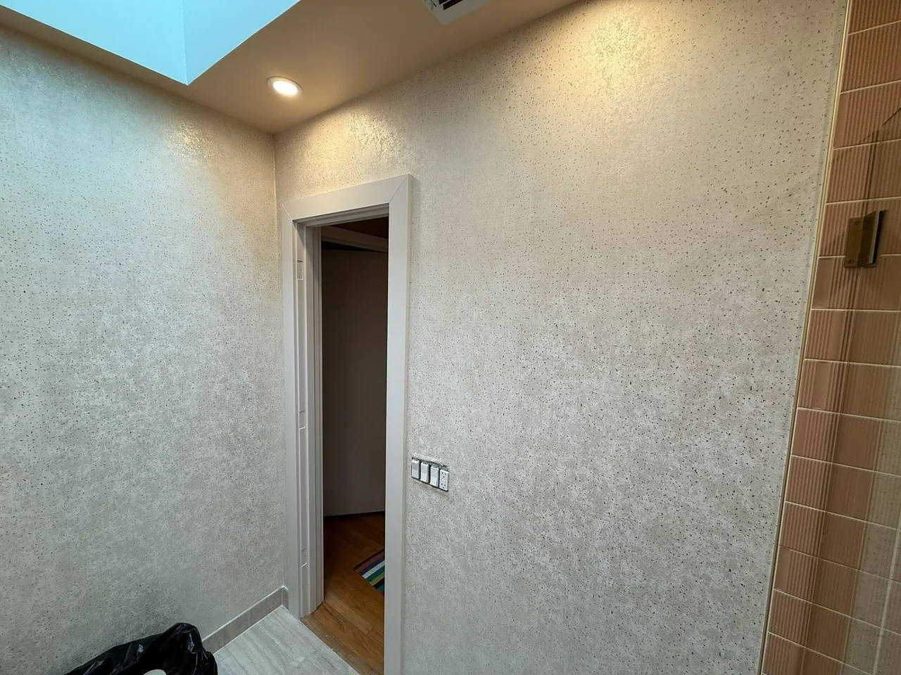 Wallpaper installation project Hollywood