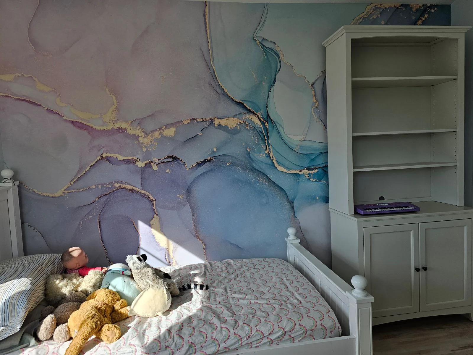 Wallpaper installation background